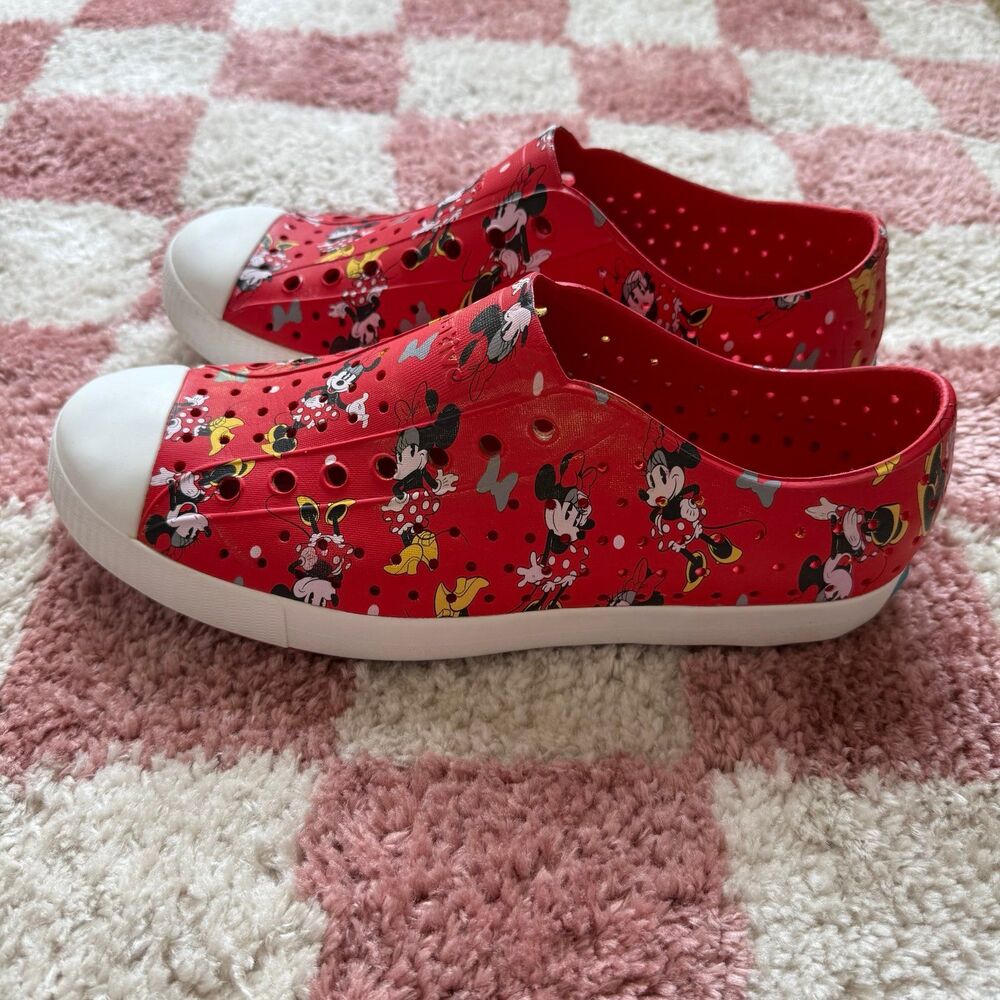 Native x Disney Minnie Mouse Shoes in Red Size 9M/11W
